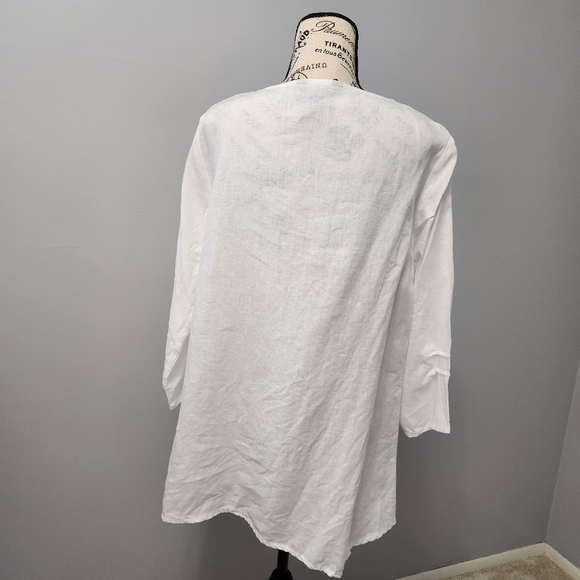 Ali Miles Crisp White Tunic with Side Pocket Size Medium - Picture 3 of 11